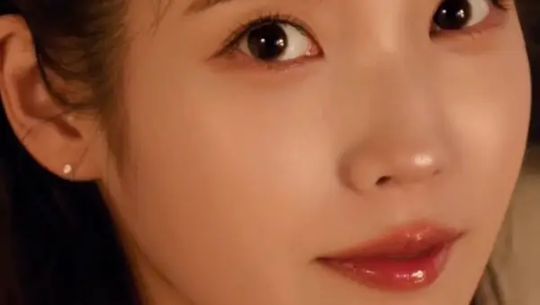 IU x Esteelauder雅诗兰黛ELLE Korea’s digital covers 电子版封面